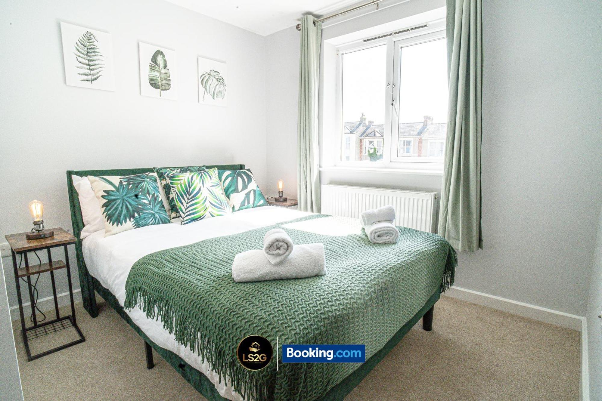 Spacious 2 Bedroom Flat By Ls2g Short Lets & Serviced Greater London With Free Wifi