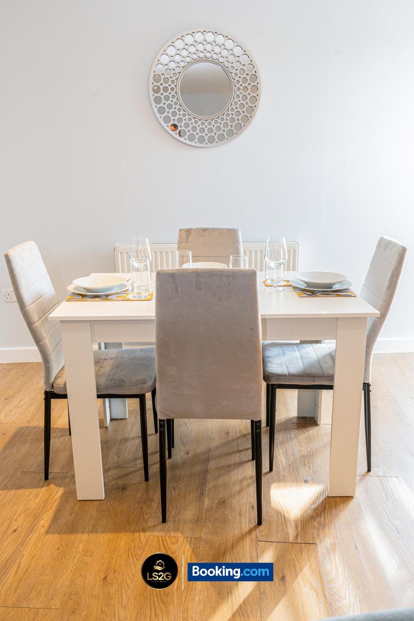 Apartment Spacious 2 Bedroom Flat By Ls2g Short Lets & Serviced Greater London With Free Wifi