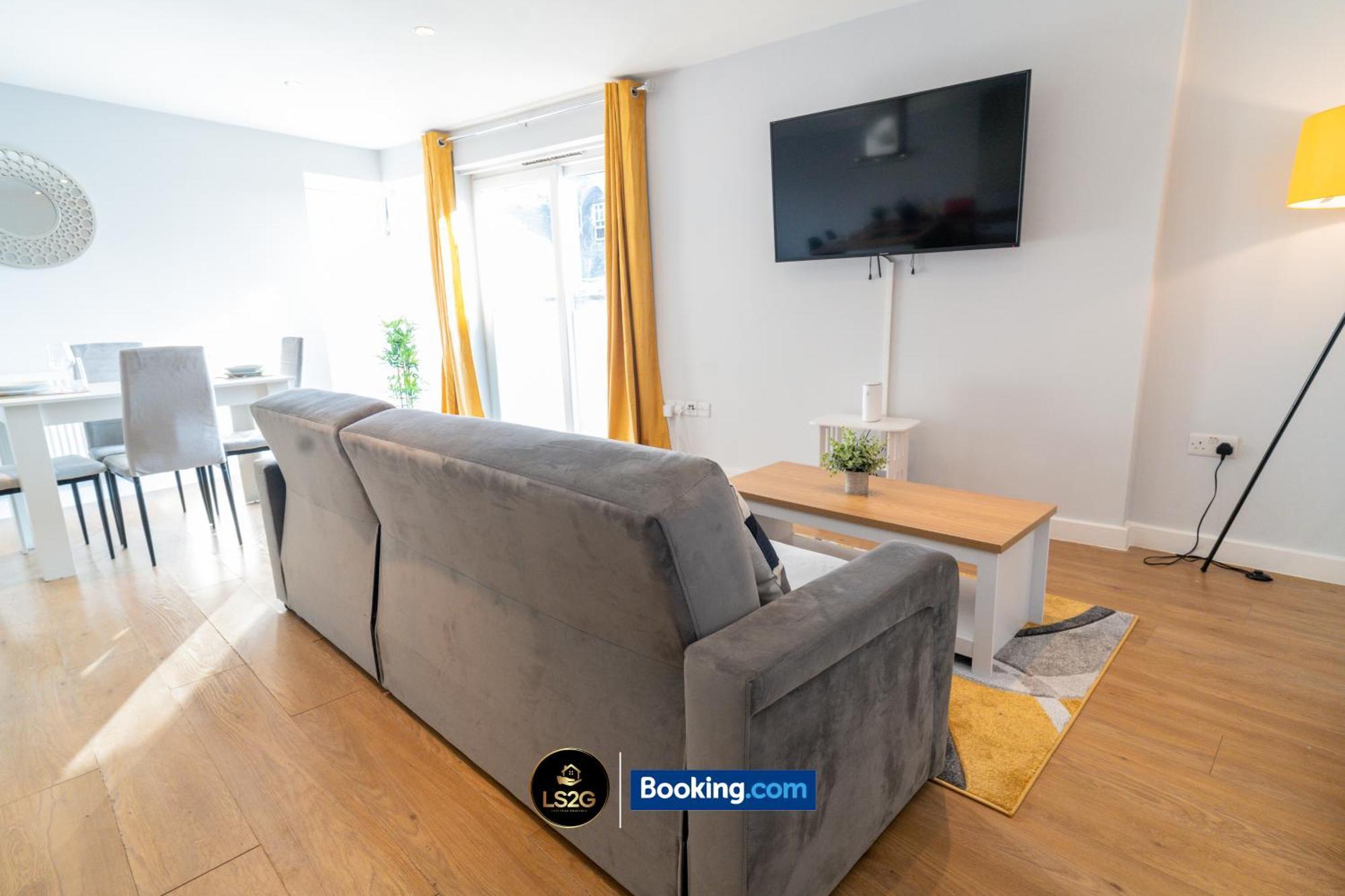 Apartment Spacious 2 Bedroom Flat By Ls2g Short Lets & Serviced Greater London With Free Wifi *