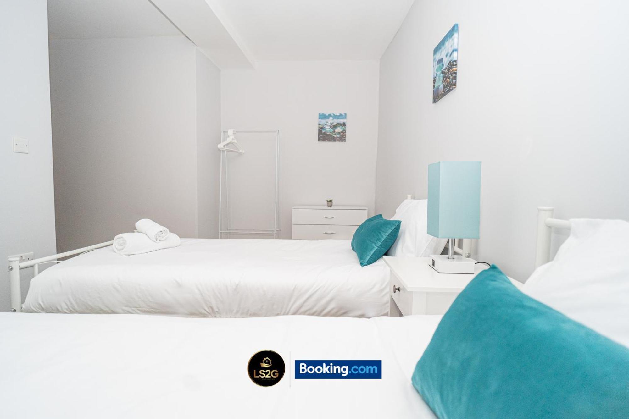Spacious 2 Bedroom Flat By Ls2g Short Lets & Serviced Greater London With Free Wifi *