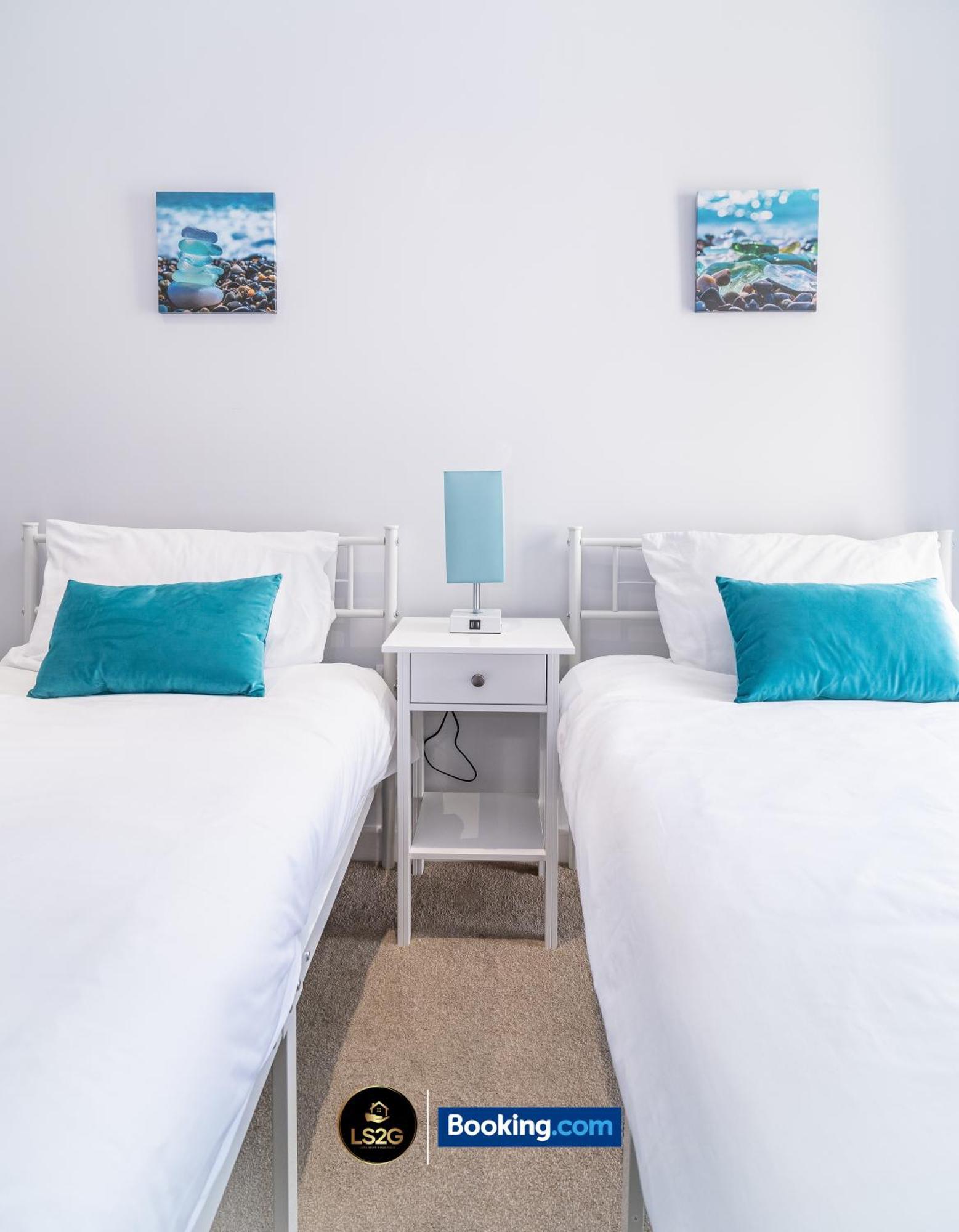 Spacious 2 Bedroom Flat By Ls2g Short Lets & Serviced Greater London With Free Wifi Apartment
