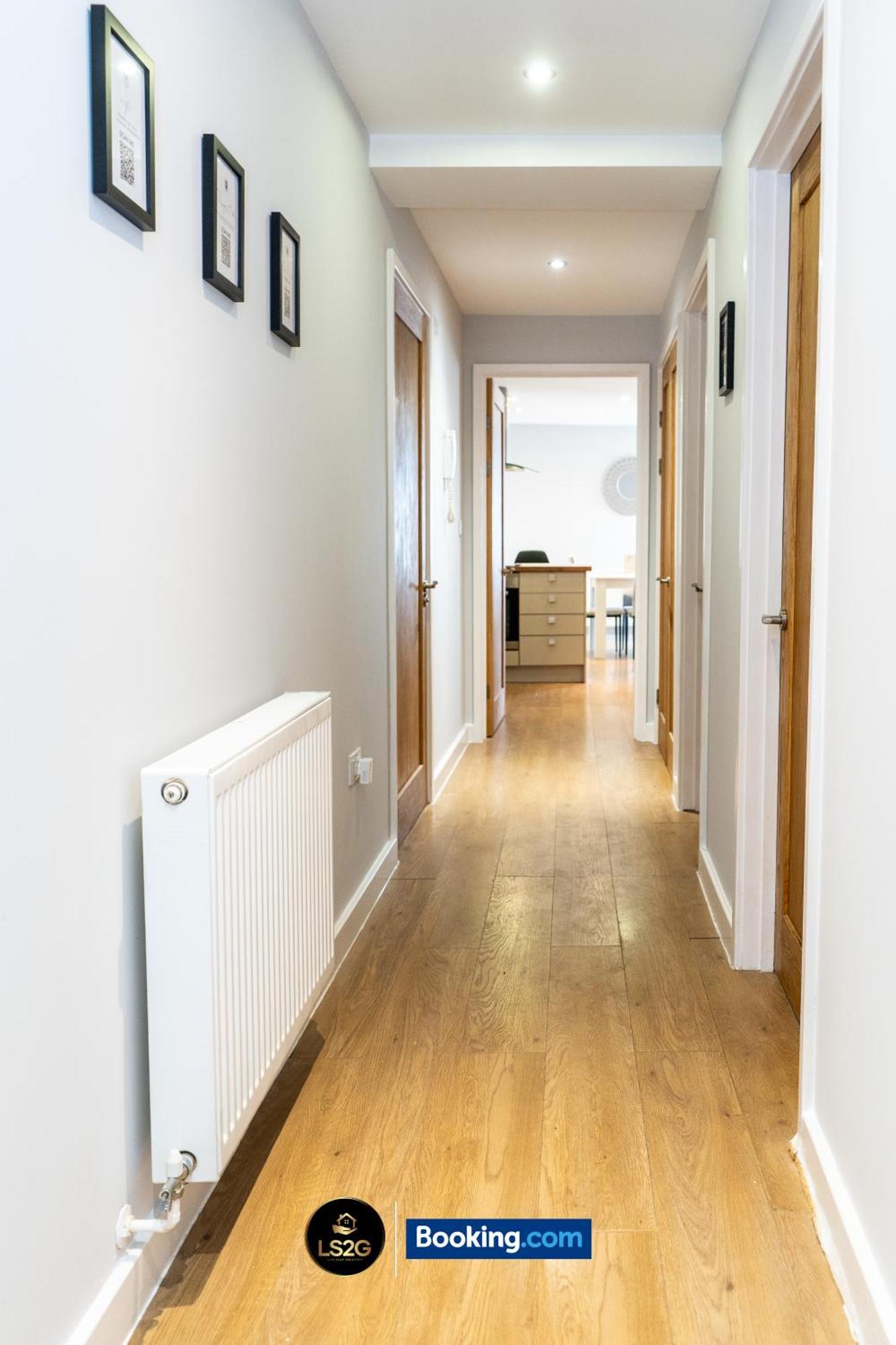 Apartment Spacious 2 Bedroom Flat By Ls2g Short Lets & Serviced Greater London With Free Wifi *
